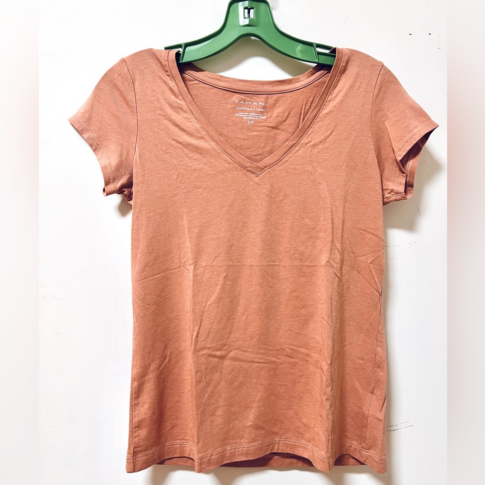 Tahari V-neck T